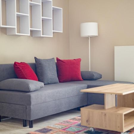 Metro Wilanowska Comfortable Apartment Warsaw Exterior photo